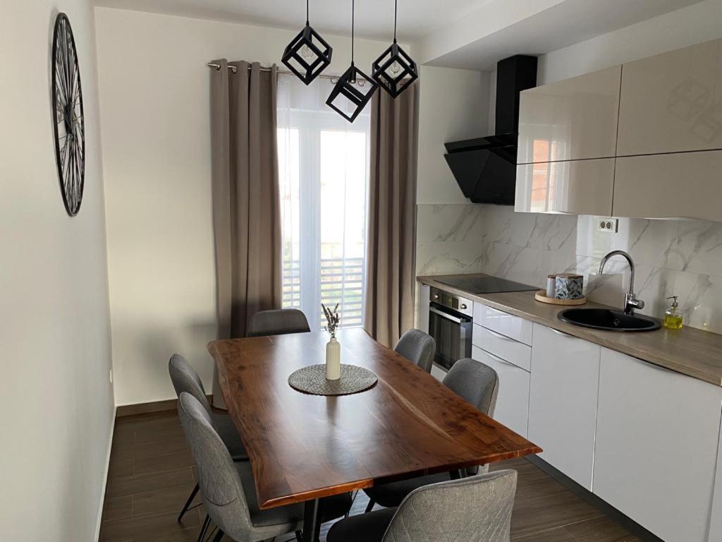 Villa Moon โตรกีร์ ภายนอก รูปภาพ
